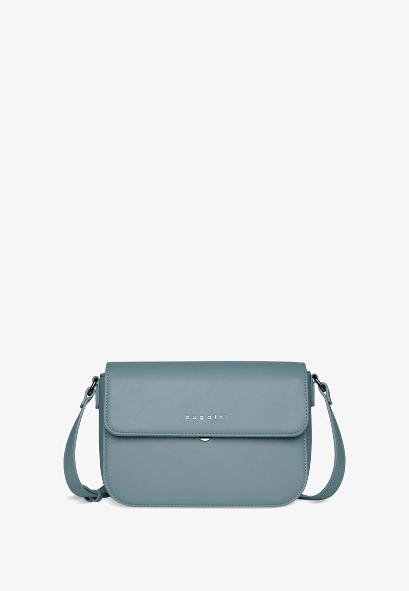 Borsa a tracolla in ecopelle azzurro chiaro con chiusura a patta, logo argentato, tracolla regolabile e design minimalista.