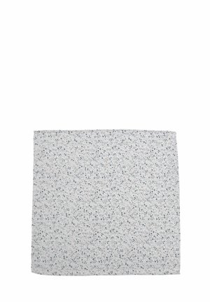 Quadrat aus Stoff mit Blumenmuster, hellgraue Basis mit kleinen blauen Blumen. Weiche Textur, leicht, rechteckige Form, gleichmäßige Kanten.