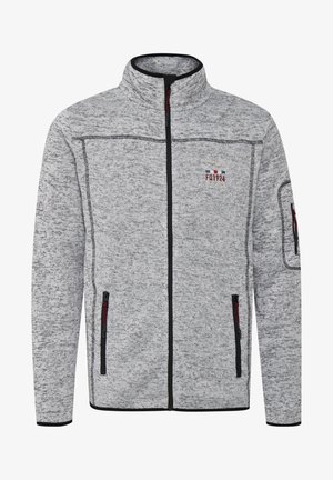 Chaqueta de forro polar gris con cremallera en la parte delantera, ribetes negros y dos bolsillos laterales con cremallera. Presenta un logo bordado en el pecho y la manga.