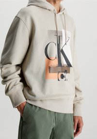 Calvin Klein Jeans Sweat à capuche - beige