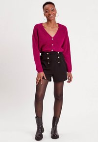 Cache Cache GEKNÖPFTE MIT V-AUSSCHNITT - Cardigan - rose fushia