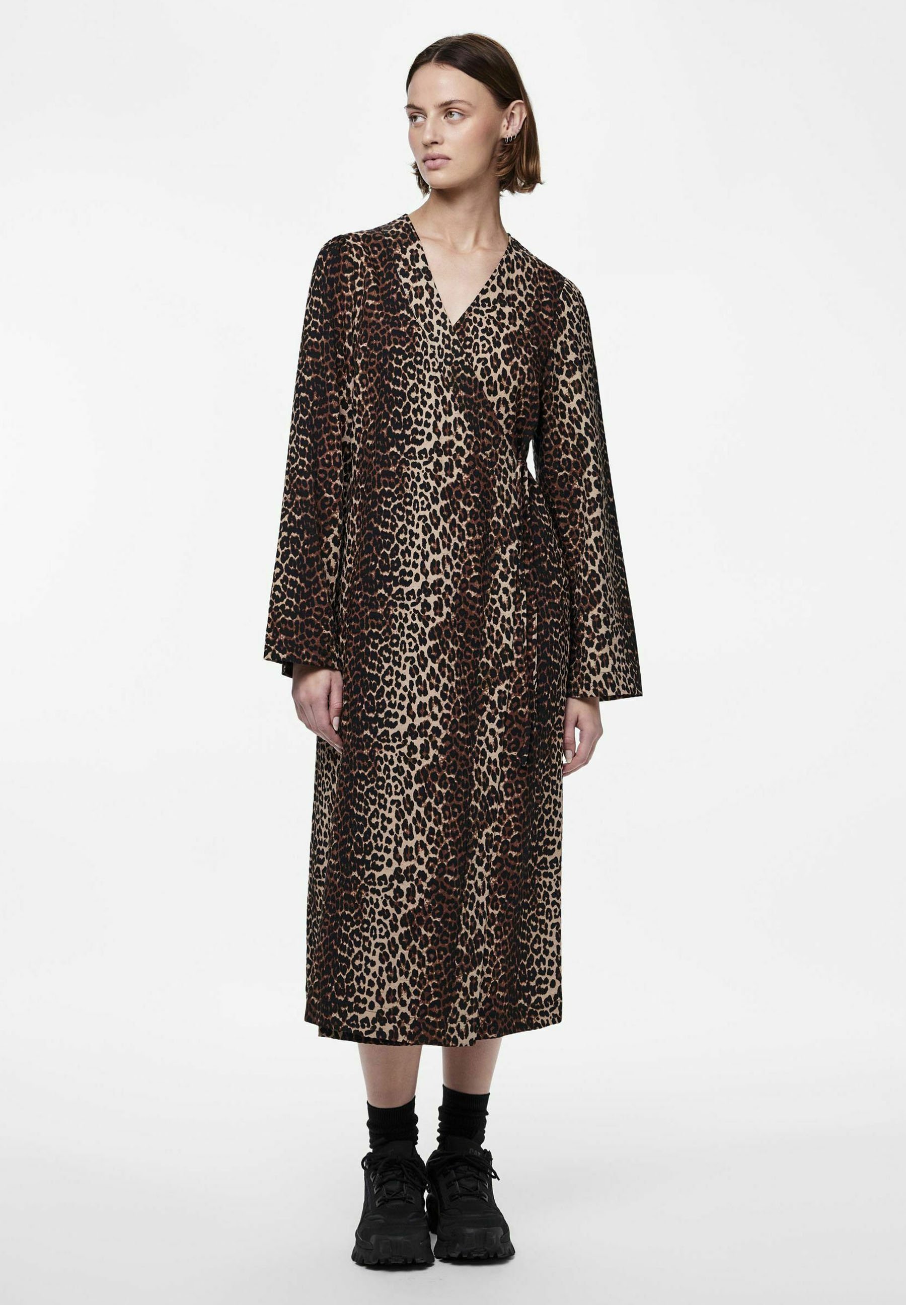 Robe Femme PIECES - Marque Danoise - Style Casual Et Moderne
