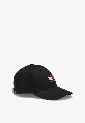 Casquette de baseball noire avec une visière courbée, dotée d’un patch logo rectangulaire Tommy Hilfiger à l’avant et d’une sangle réglable à l’arrière.