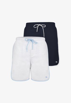 Zwei Paare Sweatshorts. Ein Paar weiß mit blauen Kordeln und Akzenten, das andere marineblau mit grauem Kordelzug. Beide haben ein Logo.