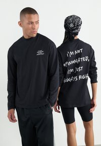 YOURTURN UNISEX - Tops ar garām piedurknēm - black