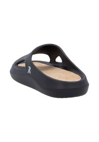 Sandale en plastique noir moulé avec un dessus ouvert, de forme arrondie et une semelle intérieure en tan texturé. Comprend des découpes pour la respirabilité et une finition lisse.