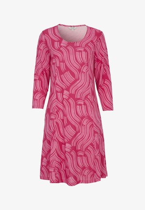 Rosa knielanges Kleid mit dreiviertel Ärmeln und abstrakten, hellrosa gebogenen Linienmustern über das ganze Kleid verteilt.