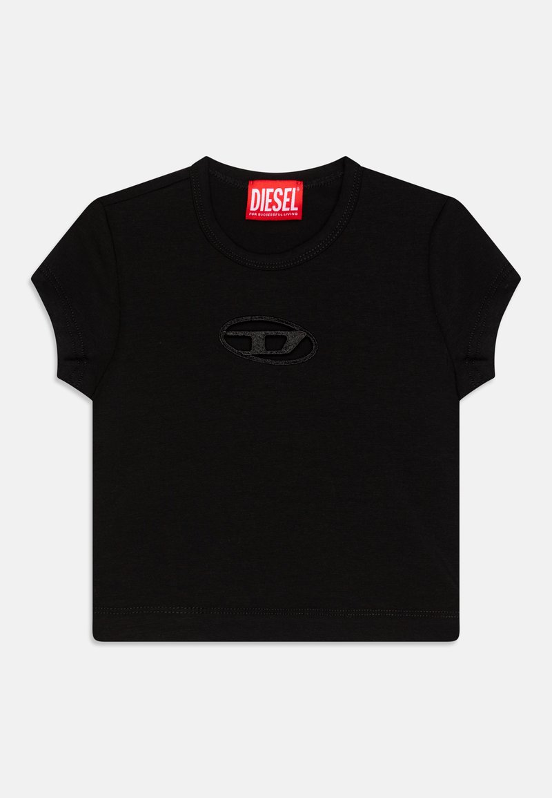 Juodas medvilninis marškinėliai su trumpomis rankovėmis, su subtiliu toniniu "Diesel" logotipu priekyje. Apvalus iškirpimas ir tiesus apatinis kraštas.
