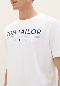 TOM TAILOR MIT LOGO - T-shirts print - white
