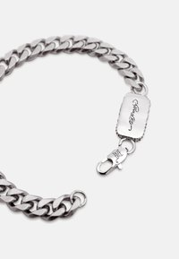Ασημένιο βραχιόλι αλυσίδας με παχιά συνδέσμους και ορθογώνιο κούμπωμα χαραγμένο με το λογότυπο «Ed Hardy».