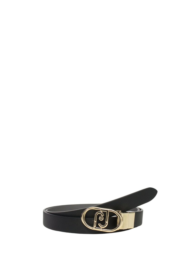 Cintura in pelle nera con una superficie liscia e una fibbia ovale in tono oro con un logo stilizzato. L'estremità della cintura è affusolata.