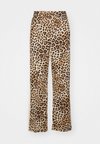 LUXE STRAIGHT - Tracksuit bottoms - alpine snow