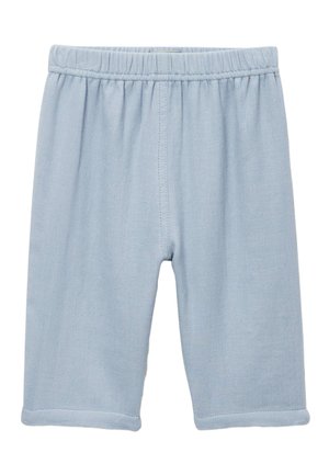 Shorts en tissu bleu clair doux avec taille élastique, conçus pour le confort et un port décontracté.