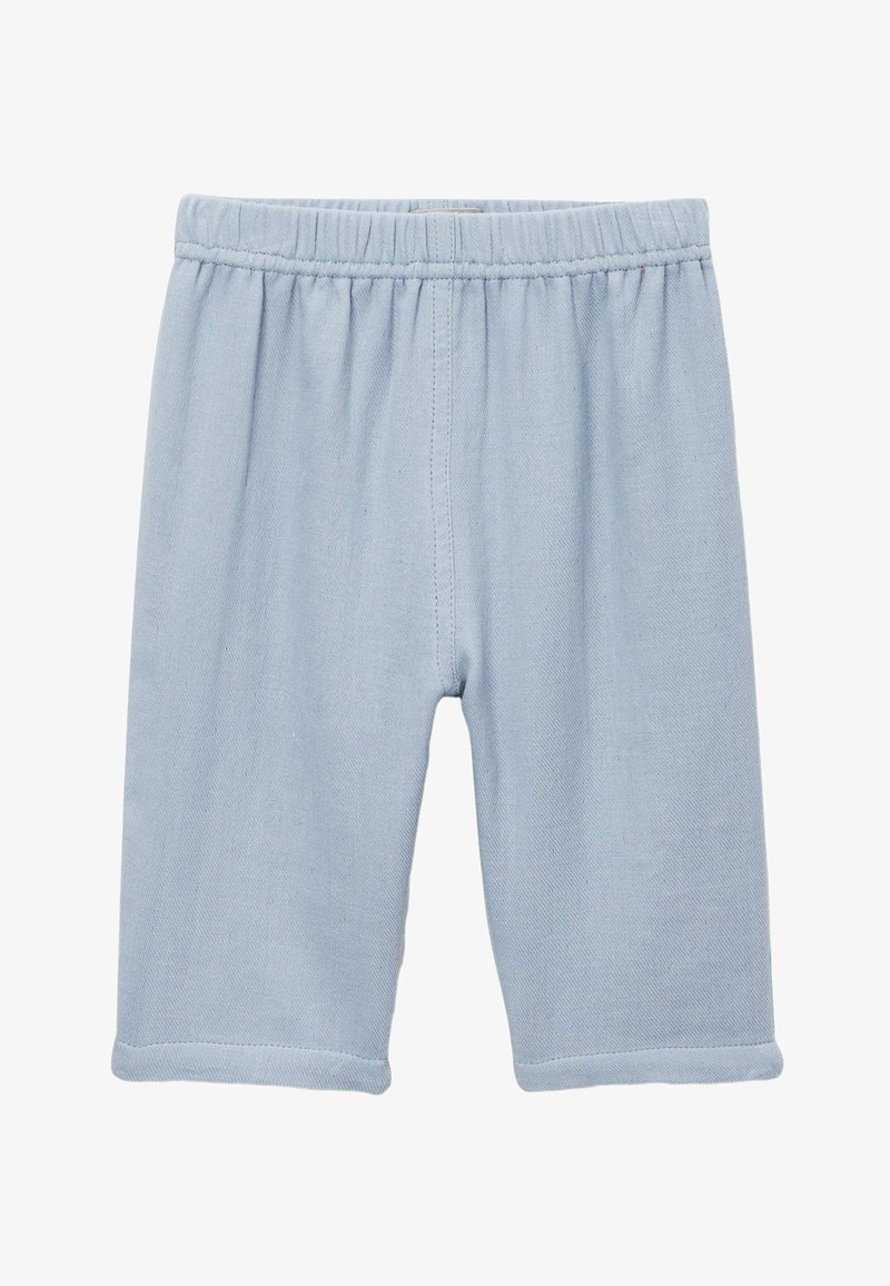 Shorts en tissu bleu clair doux avec taille élastique, conçus pour le confort et un port décontracté.