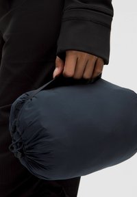 lululemon PACK IT DOWN - Gewatteerde jas - true navy