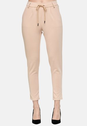 Beige bukser lavet af et glat stof, med en snor i taljen, tapered ben og et rent design, der er velegnet til både afslappet og formelt brug.