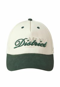 Kerman ja tummanvihreä lippis rakenteellisella suunnittelulla, jossa on kirjailtu "Amery District" vihreällä ja "Originals" hillityllä harmaalla.