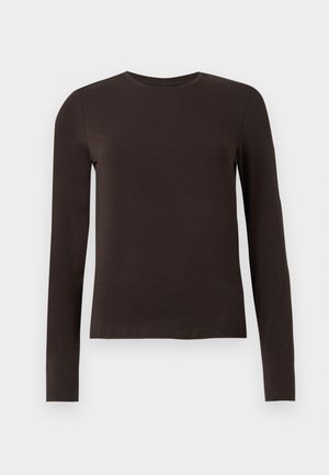 Dunkelbraunes Langarmshirt mit Rundhalsausschnitt und schmaler Passform auf einem schlichten weißen Hintergrund dargestellt.