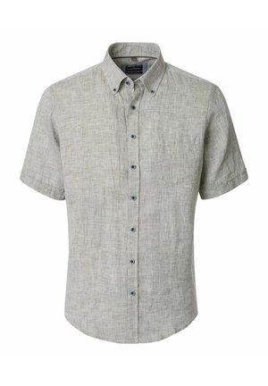 Jasnoszara koszula z krótkim rękawem zapinana na guziki, z kołnierzem na guziki i kieszonką na piersi, pokazana na jednolitym białym tle.