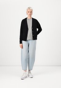 VILA VIRIL V NECK - Adīta jaka - black