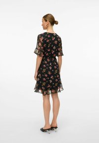 Vero Moda VMSMILLA - Robe de jour - black