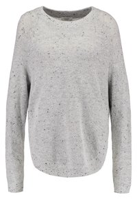 Hellgrauer gestrickter Pullover mit rundem Halsausschnitt, langen Ärmeln und gesprenkelter Textur. Das Design zeichnet sich durch einen lockeren Schnitt und eine weiche Verarbeitung aus.