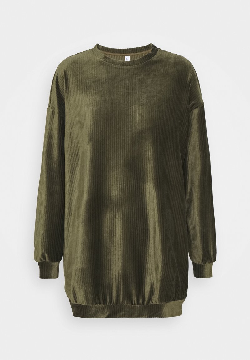 Pullover a coste verde oliva con maniche lunghe, scollatura rotonda e orlo arricciato. Tessuto morbido con strisce verticali.
