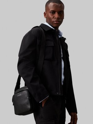 Calvin Klein MUST REPORTER S - Borsa a tracolla - black