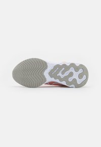 Nike Performance REACT MILER 3 - Sapatos para corrida em estrada - light madder root/white/atmosphere/volt/light iron ore/white