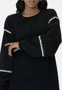 Elara Vestito lungo - schwarz