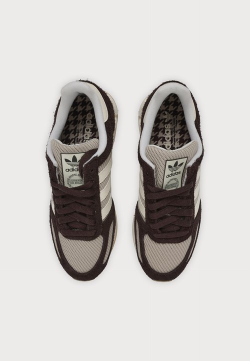 adidas LA TRAINER UNISEX - Trainers - khaki three/off white/aurora coffee — photo 4