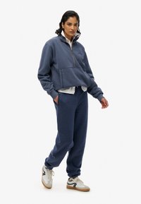 Superdry & Co ESSENTIAL LOGO JOGGERS - Pantalon de survêtement - princedom blue marl