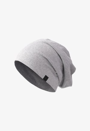 Hall hulknägu hall beanie müts, mis on valmistatud pehmest kangast, millel on kokku keeratud ääre ja küljele asetatud väike must silt, loodud vabaks istuvuseks.