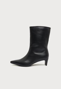 Επιλέχθηκε, black