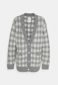Grå och vit rutad cardigan med djup V-hals, texturerad stickning, två framfickor och dekorativa silverknappar.