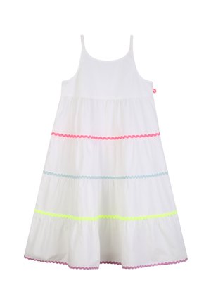 Weißes ärmelloses Kleid mit gestuftem Rock, das rosa, blaue, gelbe und violette wellenförmige Zierstreifen auf der unteren Hälfte und am Saum aufweist.