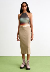 Puma CLASSICS MIDI SKIRT - Uska suknja - oak branch