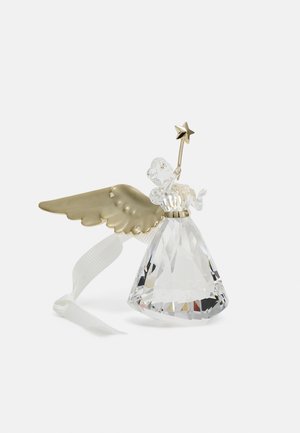 Kristallengel-Figur mit einem metallischen goldenen Flügel, klarem Design, einem Sternenstab und einem weißen Band. Der eckige Sockel reflektiert das Licht lebhaft.
