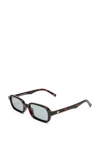 PILFERER - Sunglasses - cherry tort