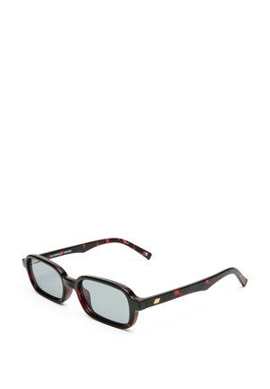 PILFERER - Sunglasses - cherry tort