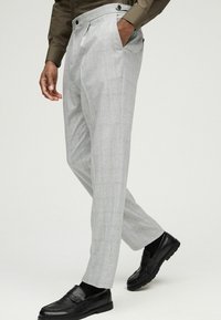 Next SLIM FIT szary