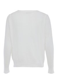 Weißer Pullover mit strukturierter Fischgrätmusterung, langen Ärmeln und einem leicht gerippten Kragen sowie Ärmelabschlüssen.