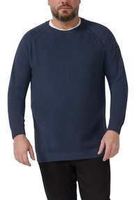 Marineblauer, gerippter Pullover mit langen Ärmeln und rundem Ausschnitt. Verfügt über ein Logoetikett an der linken Schulter. Strukturierter Stoff.