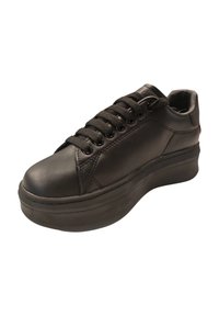 Sneaker in pelle nera con punta arrotondata, suola spessa e piatta, e lacci piatti. Presenta dettagli cuciti e una texture liscia.