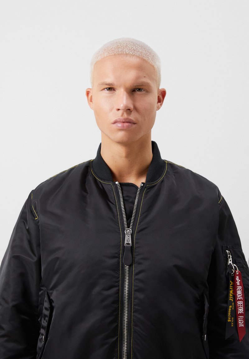 Alpha Industries DR MARTENS X ALPHA UNISEX - Bomber Jacket - black 