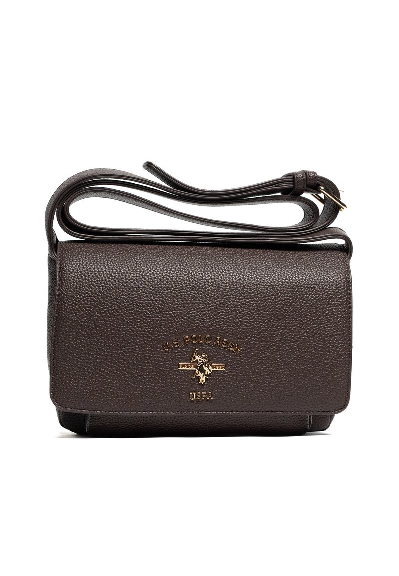 Borsa a tracolla in pelle marrone con finitura testurizzata, dettaglio logo dorato e tracolla lunga regolabile per opzioni di trasporto versatili.