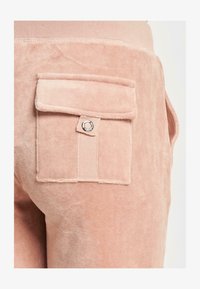 Nepasirinkta, rose dust