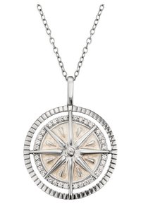 Silberne Halskette mit einem Kompassanhänger, der ein strukturiertes rundes Design, ein zentrales goldfarbenes Element und einen Rand mit klaren Steinen hat.