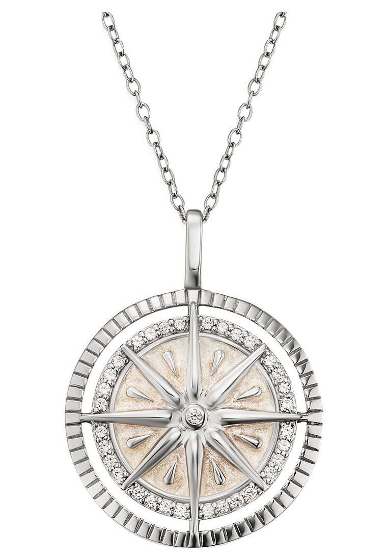 Silberne Halskette mit einem Kompassanhänger, der ein strukturiertes rundes Design, ein zentrales goldfarbenes Element und einen Rand mit klaren Steinen hat.