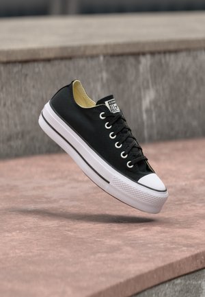 Converse, CHUCK TAYLOR ALL STAR LIFT, czarny